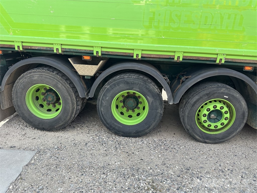 Volvo FMX 540 8x4 Tip + HMF 3220-K6 Camiones grúa