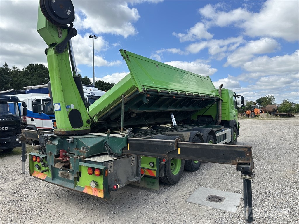 Volvo FMX 540 8x4 Tip + HMF 3220-K6 Camiones grúa