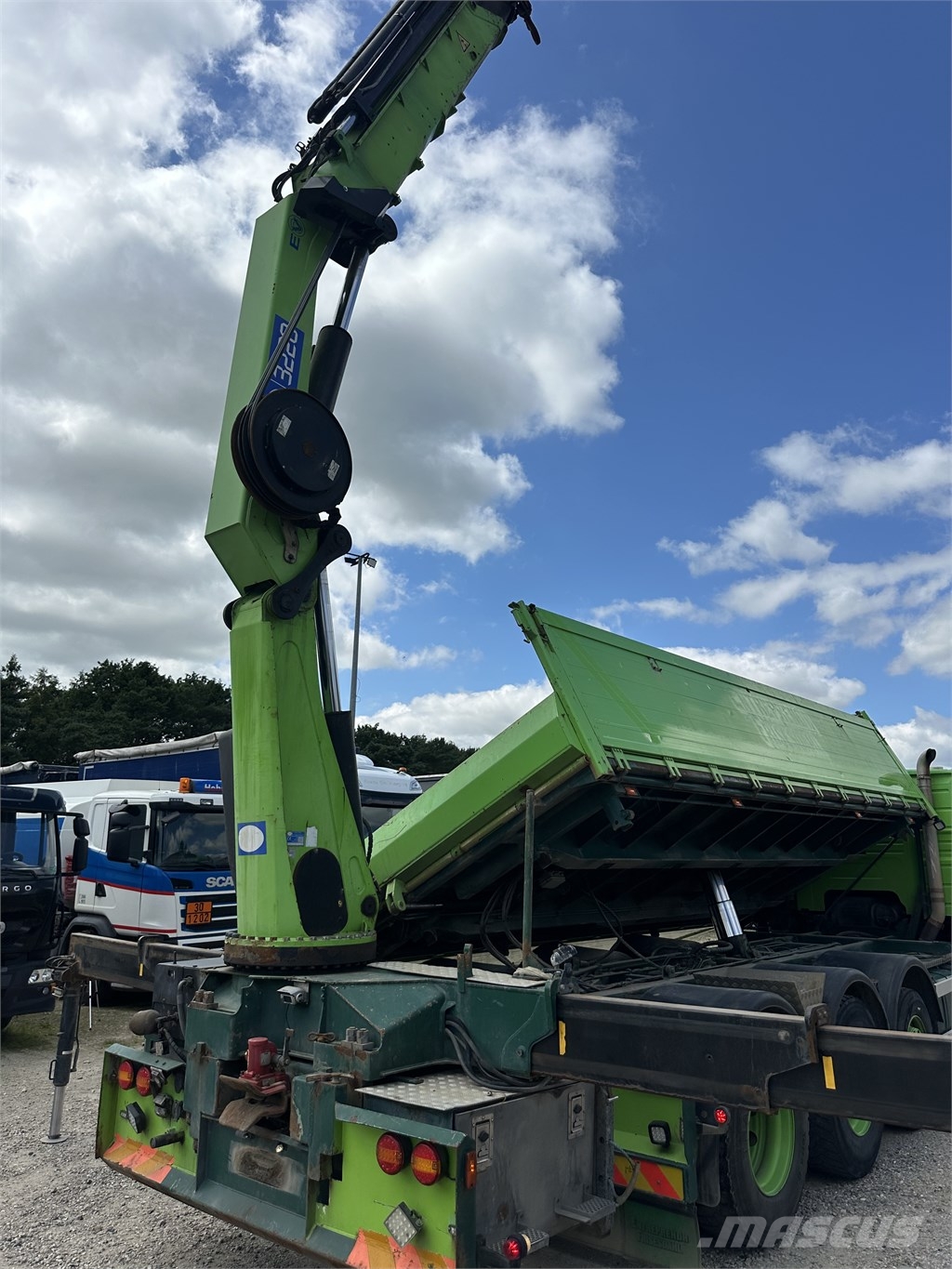 Volvo FMX 540 8x4 Tip + HMF 3220-K6 Camiones grúa