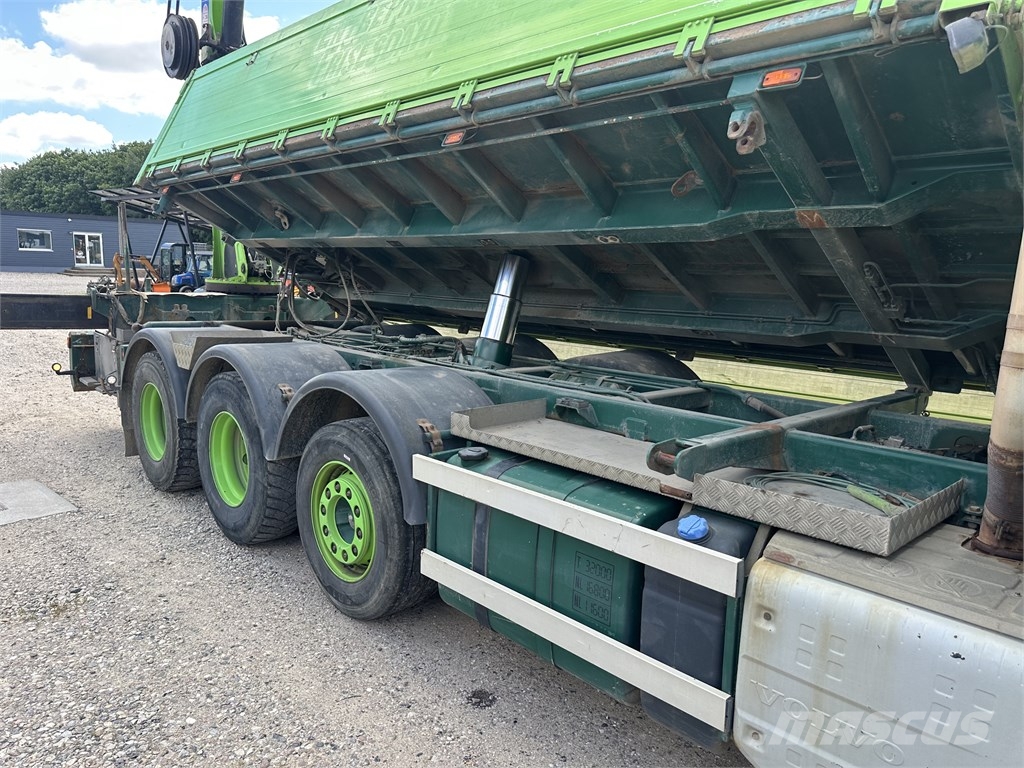 Volvo FMX 540 8x4 Tip + HMF 3220-K6 Camiones grúa