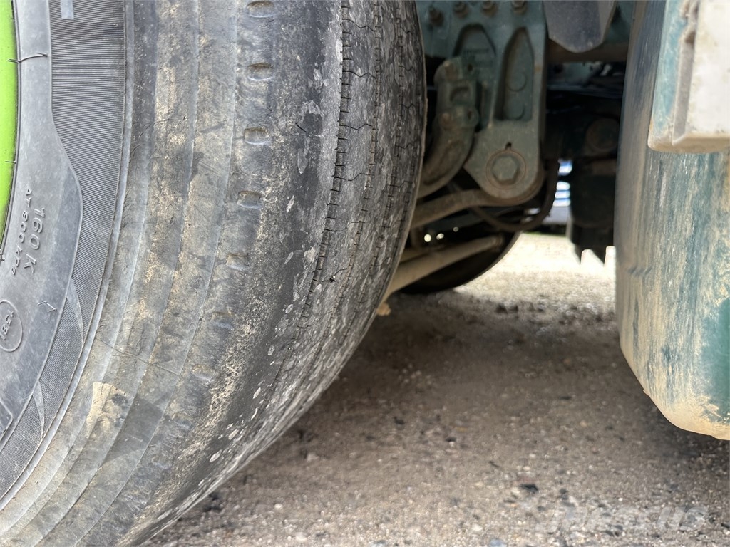 Volvo FMX 540 8x4 Tip + HMF 3220-K6 Camiones grúa