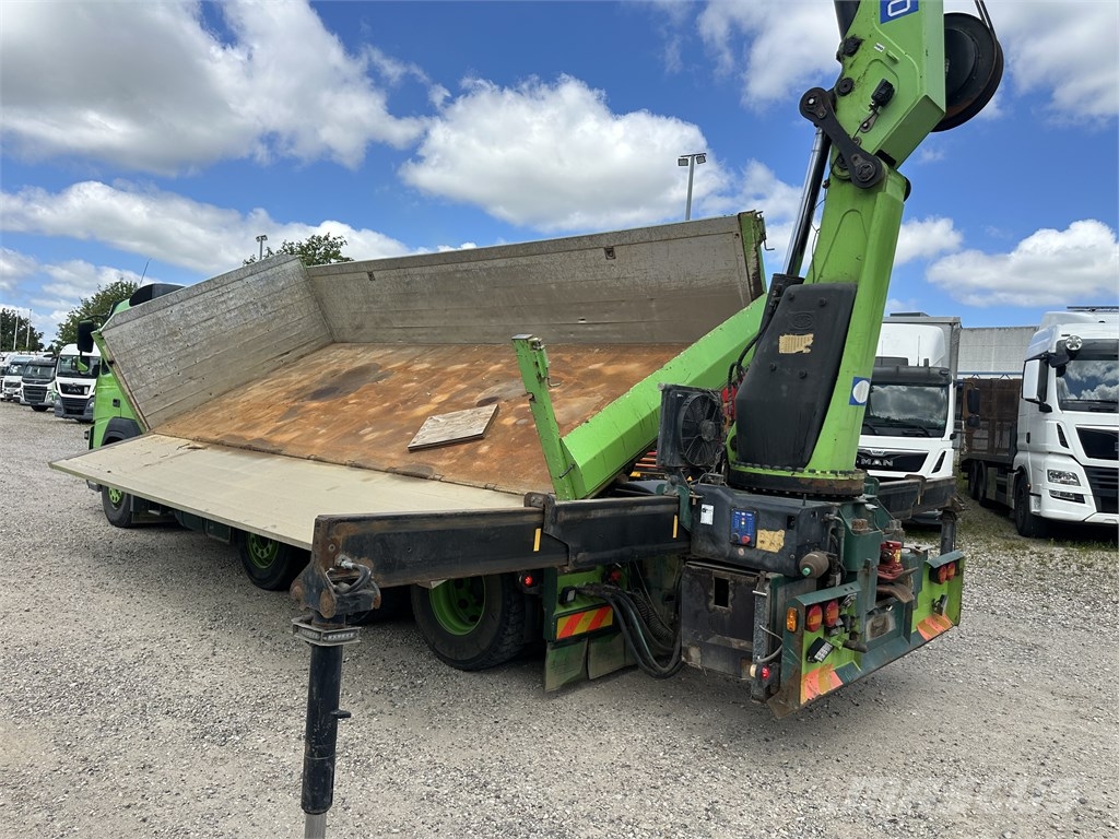Volvo FMX 540 8x4 Tip + HMF 3220-K6 Camiones grúa