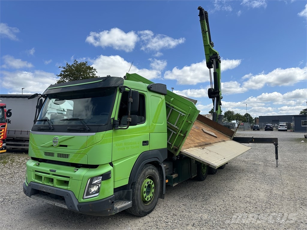 Volvo FMX 540 8x4 Tip + HMF 3220-K6 Camiones grúa