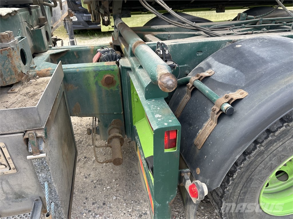Volvo FMX 540 8x4 Tip + HMF 3220-K6 Camiones grúa