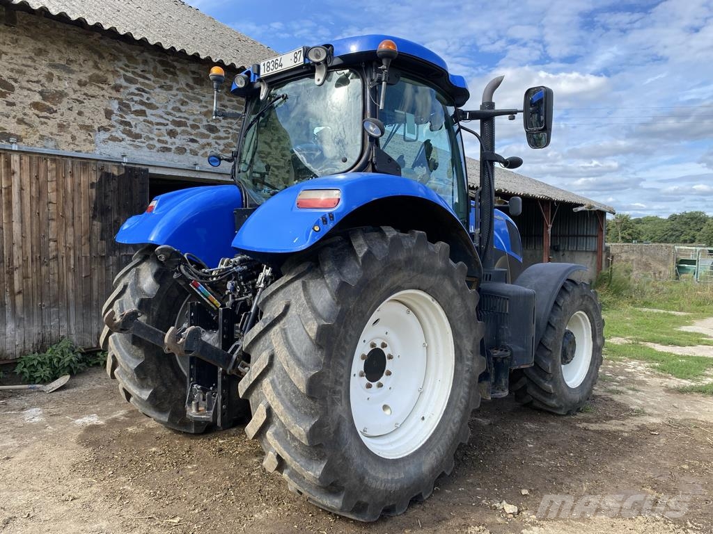 New Holland T7 200 AUTOCOMMAND Tractors