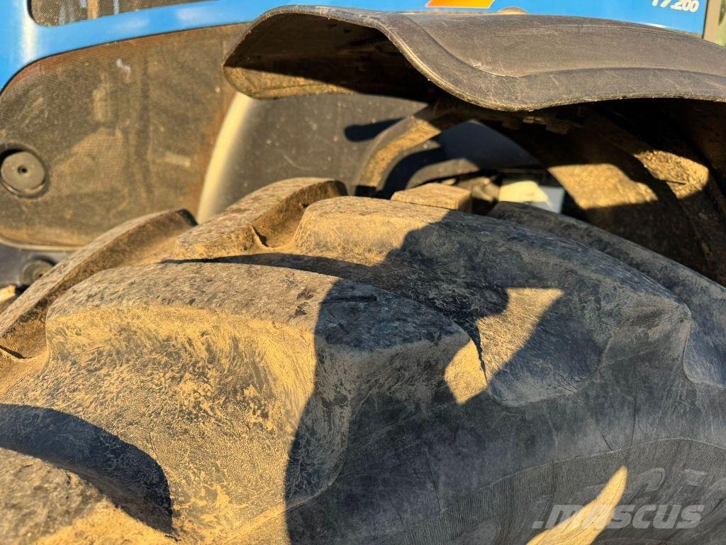 New Holland T7 200 AUTOCOMMAND Tractors