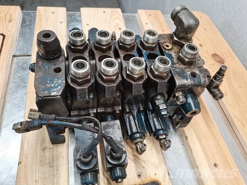 New Holland LM 5060 {hydraulic distributor Rexroth ASX01} Hydraulik