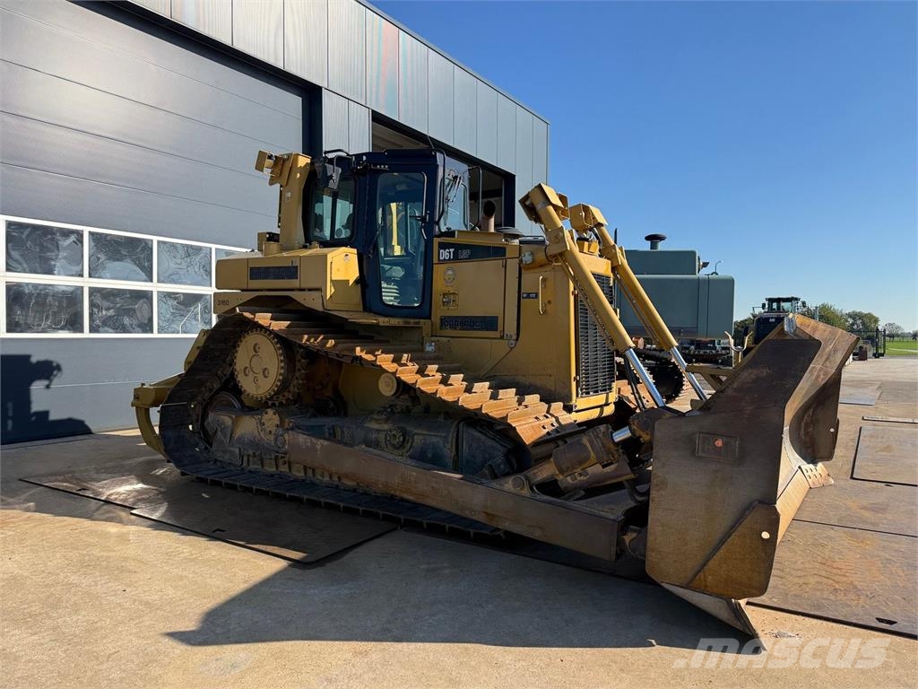 CAT D6T LGP Crawler dozers