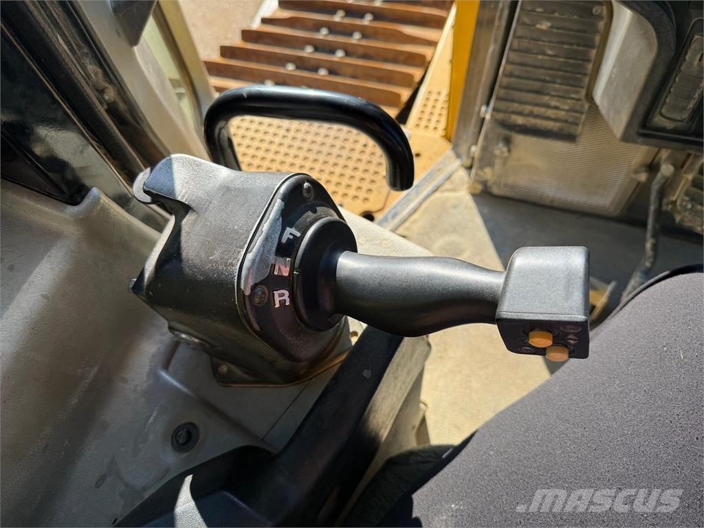 CAT D6T LGP Buldozer sobre oruga