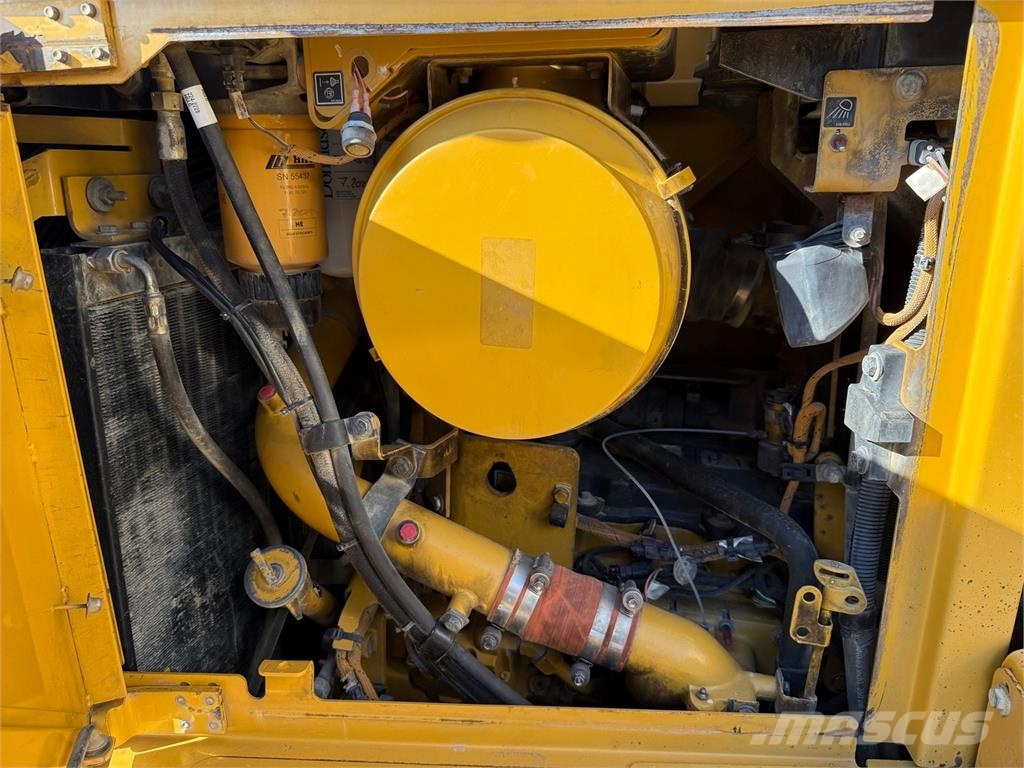 CAT D6T LGP Buldozer sobre oruga