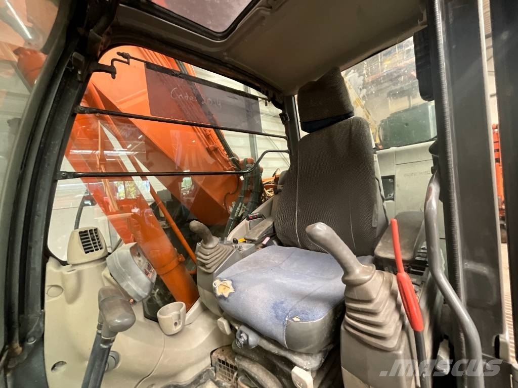 ruページ Hitachi ZX 225 US LC-3, 2012, Balen, Antwerpen, Belgium