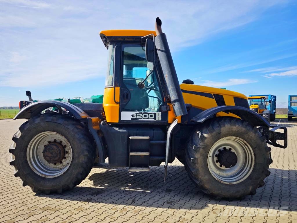 JCB Fastrac 3200 HMV Traktori
