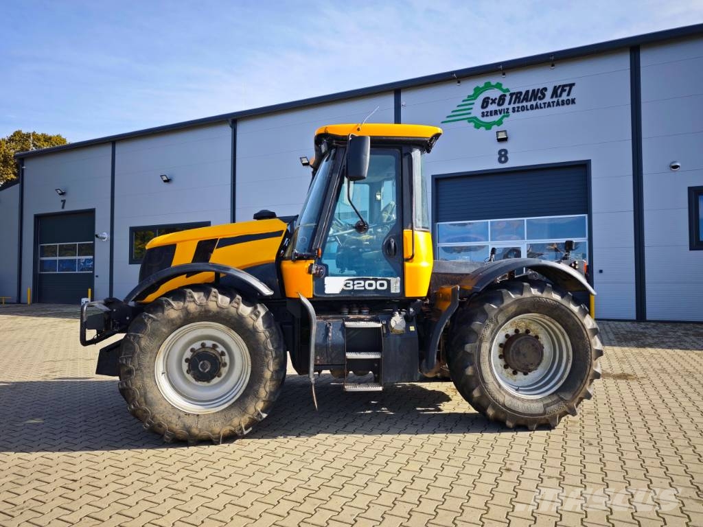 JCB Fastrac 3200 HMV Traktori