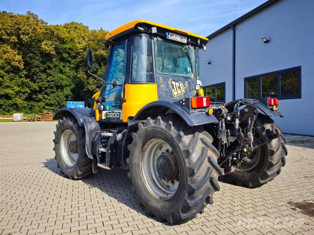 JCB Fastrac 3200 HMV Traktori