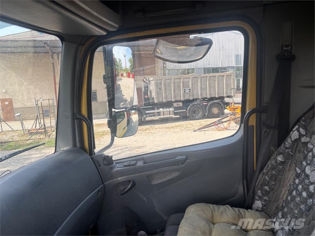 Mercedes-Benz AXOR 2640 6X4 شاحنات بمقصورة وهيكل