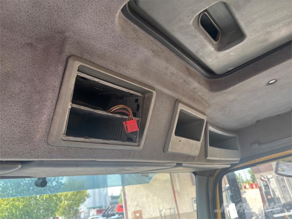 Mercedes-Benz AXOR 2640 6X4 شاحنات بمقصورة وهيكل