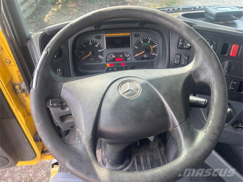 Mercedes-Benz AXOR 2640 6X4 شاحنات بمقصورة وهيكل