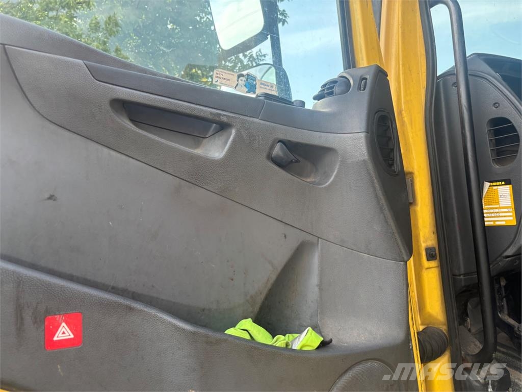Mercedes-Benz AXOR 2640 6X4 شاحنات بمقصورة وهيكل