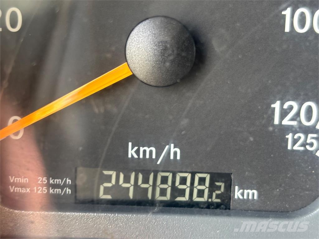 Mercedes-Benz AXOR 2640 6X4 شاحنات بمقصورة وهيكل