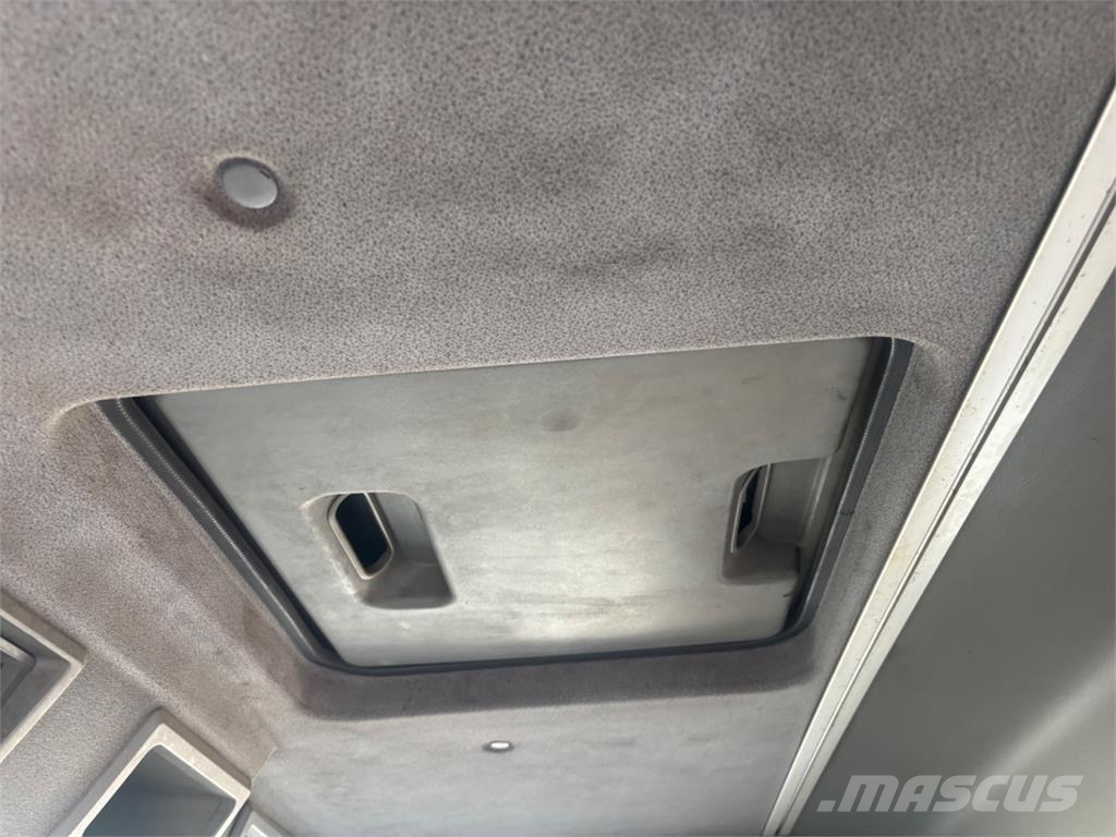 Mercedes-Benz AXOR 2640 6X4 شاحنات بمقصورة وهيكل
