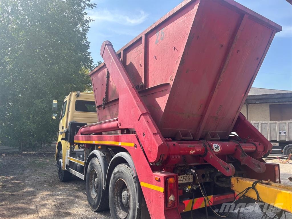 Mercedes-Benz AXOR 2640 6X4 شاحنات بمقصورة وهيكل