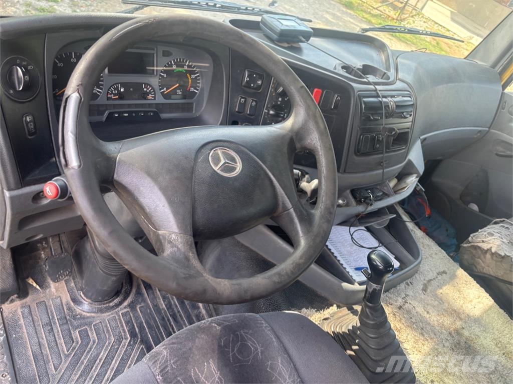 Mercedes-Benz AXOR 2640 6X4 شاحنات بمقصورة وهيكل