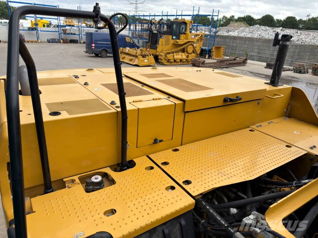 CAT 323 07B Crawler excavators