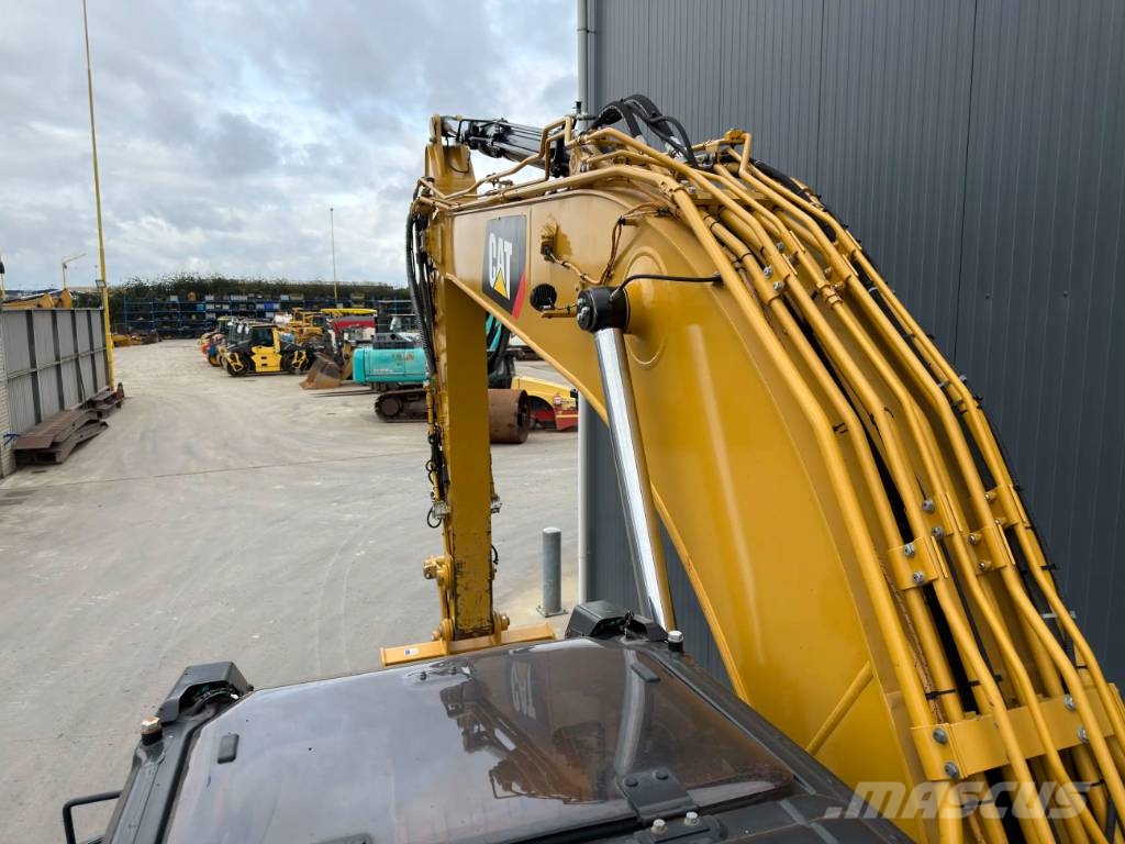 CAT 323 07B Crawler excavators