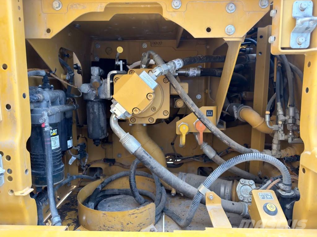 CAT 323 07B Crawler excavators