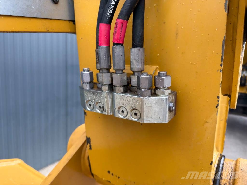 CAT 323 07B Crawler excavators