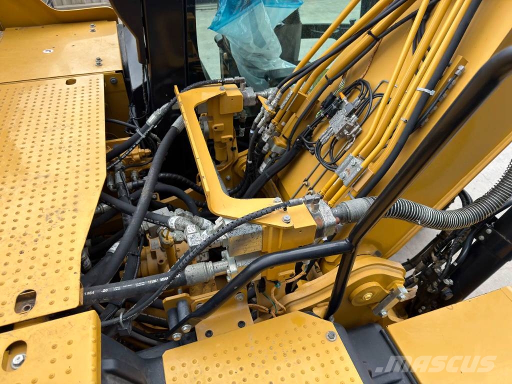 CAT 323 07B Crawler excavators