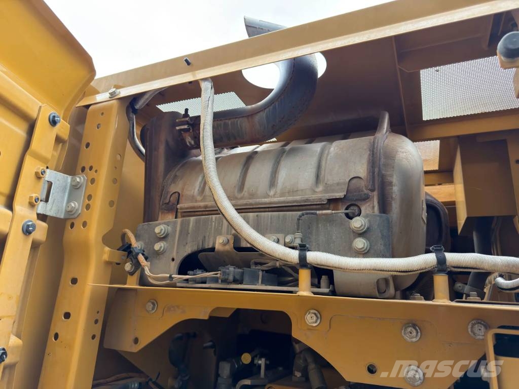 CAT 323 07B Crawler excavators