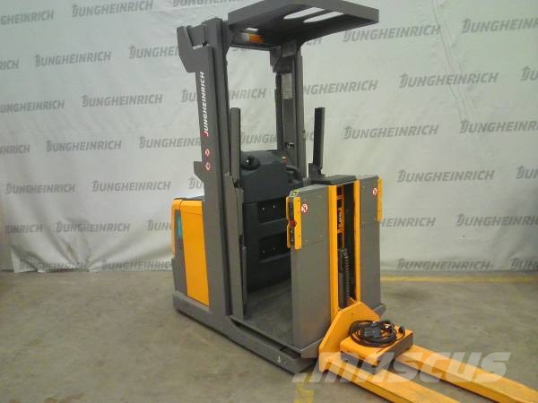 Jungheinrich EKS 110 Z Medium lift order pickers