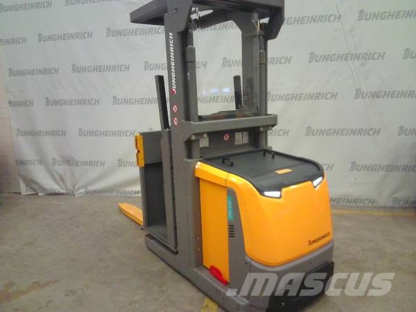 Jungheinrich EKS 110 Z Medium lift order pickers