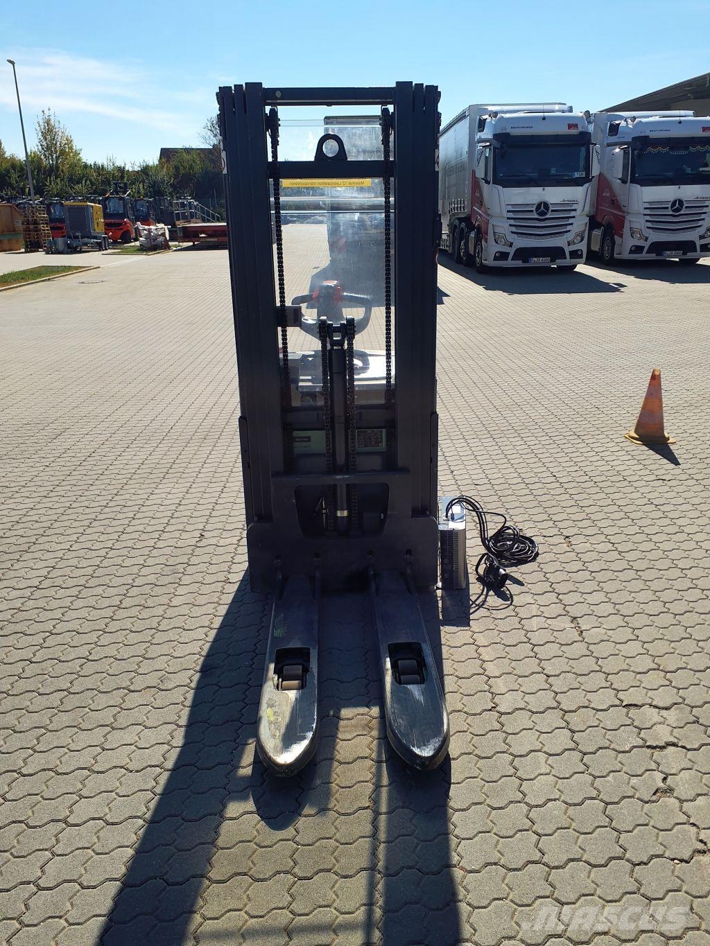 Linde L14 Samopogonski ručni viljuškari