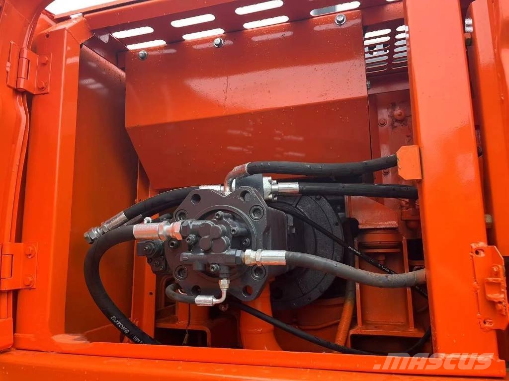 Doosan DX 225 LC Escavatori cingolati