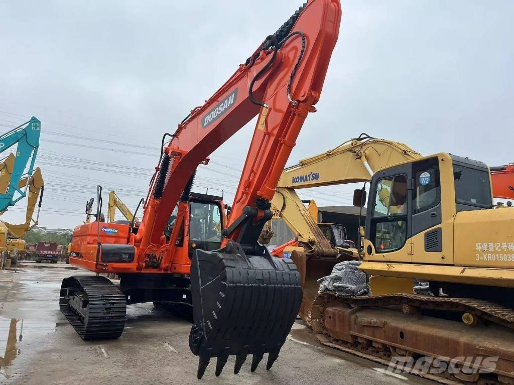 Doosan DX 225 LC Escavatori cingolati