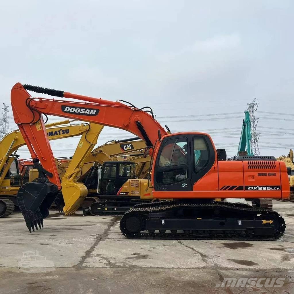Doosan DX 225 LC Escavatori cingolati