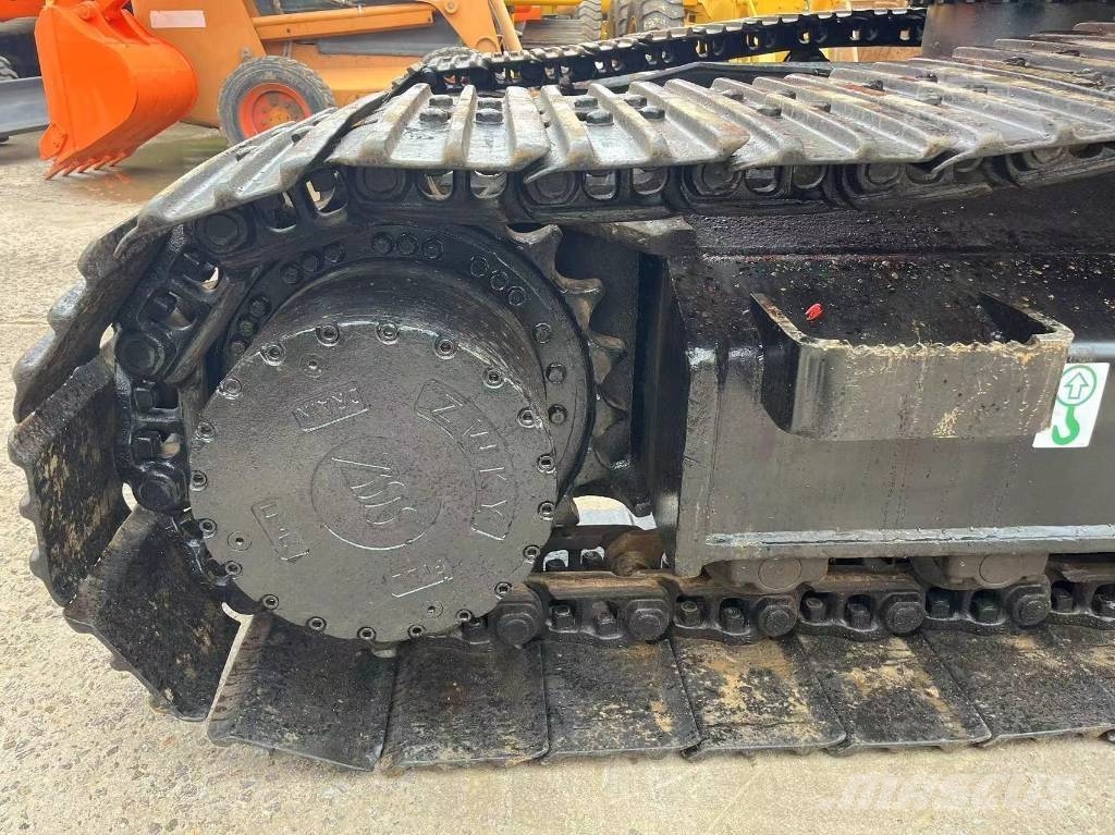 Doosan DX 225 LC Escavatori cingolati