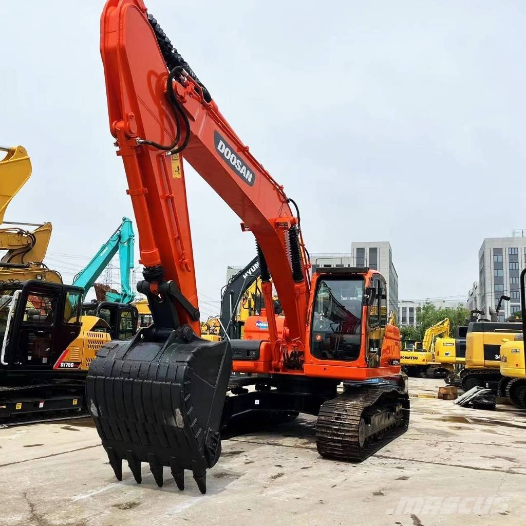 Doosan DX 225 LC Escavatori cingolati