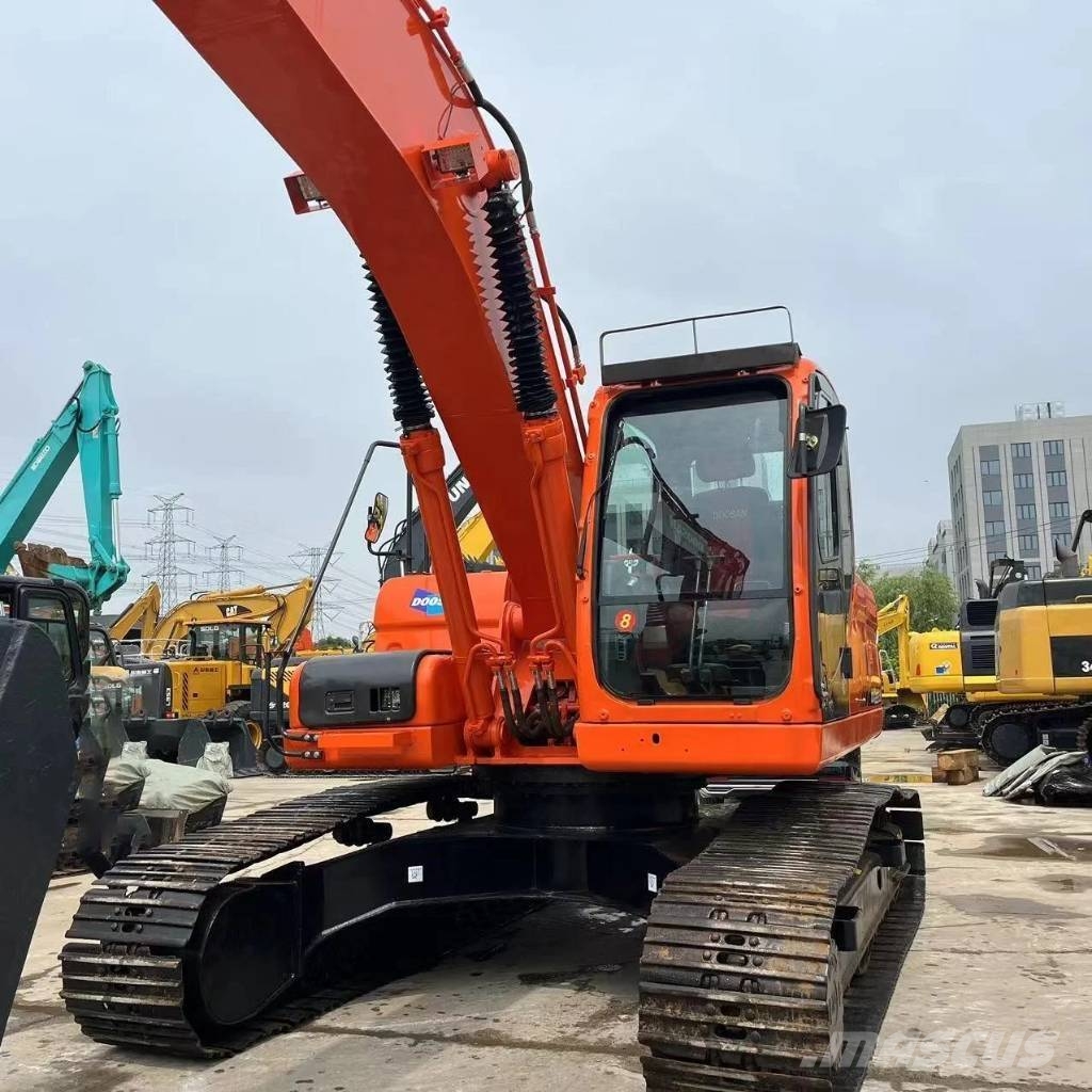 Doosan DX 225 LC Escavatori cingolati