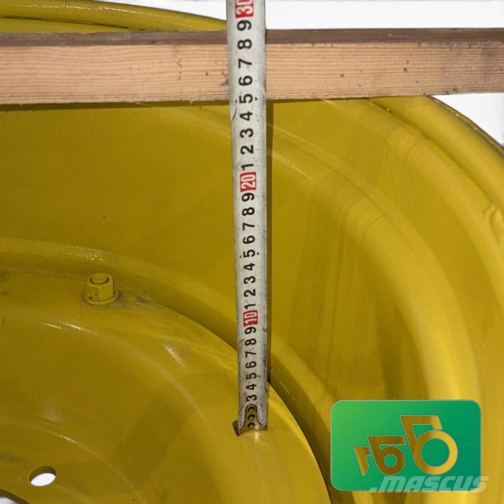 John Deere 6155M Rim 15x28 AL217383 Reifen