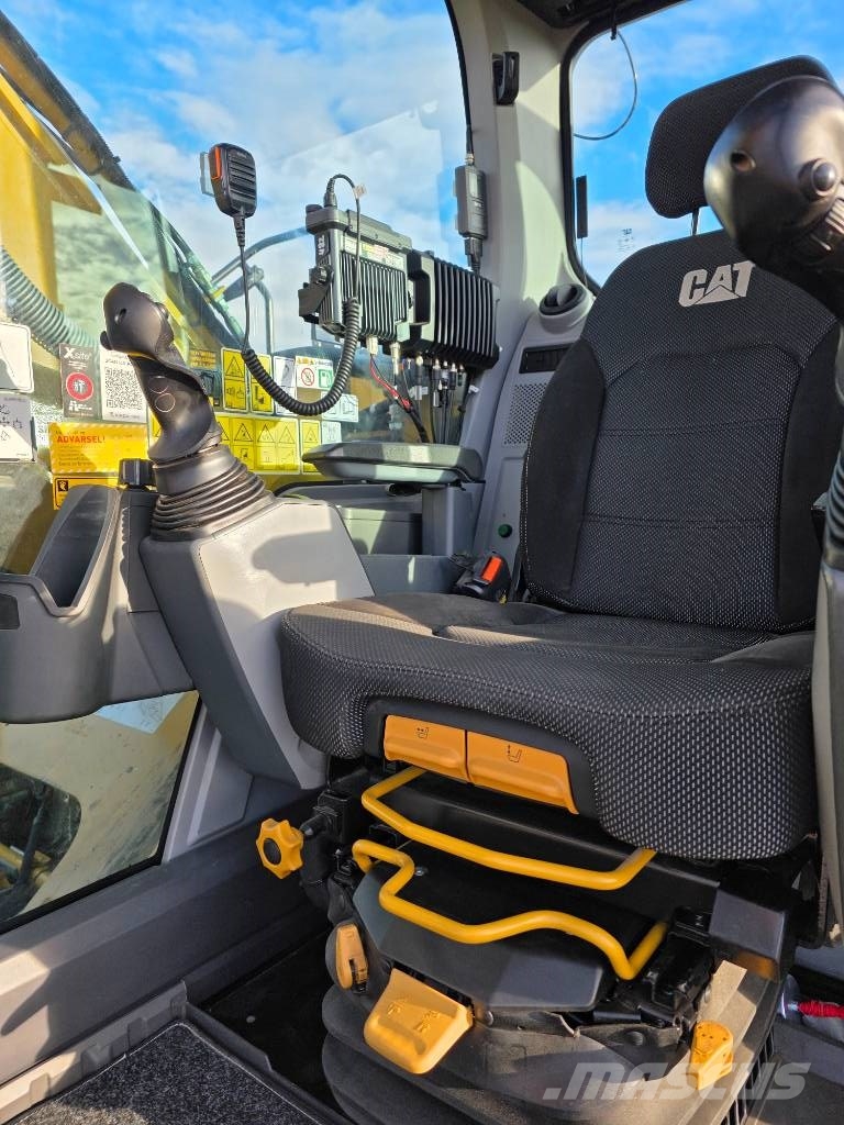 CAT 330 NG with Rototilt and GPS Beltegraver