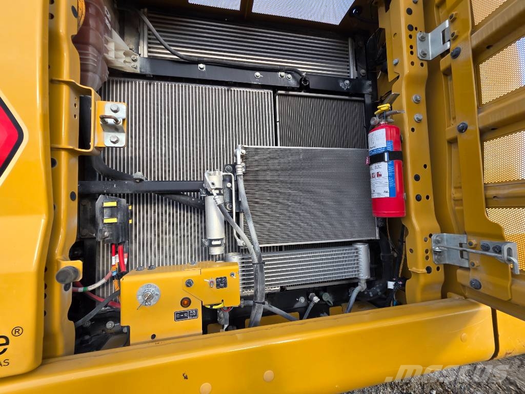CAT 330 NG with Rototilt and GPS Beltegraver