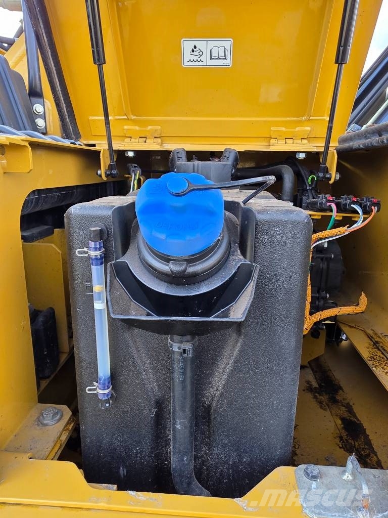 CAT 330 NG with Rototilt and GPS Beltegraver