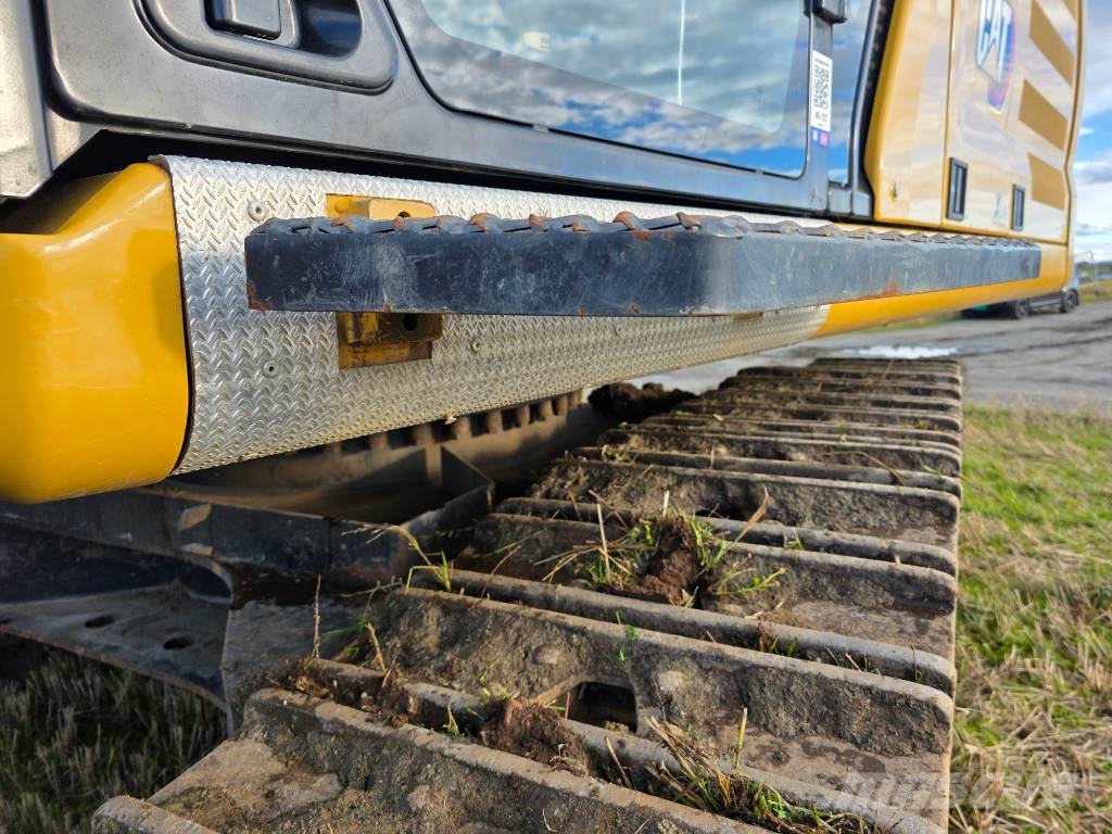 CAT 330 NG with Rototilt and GPS Beltegraver