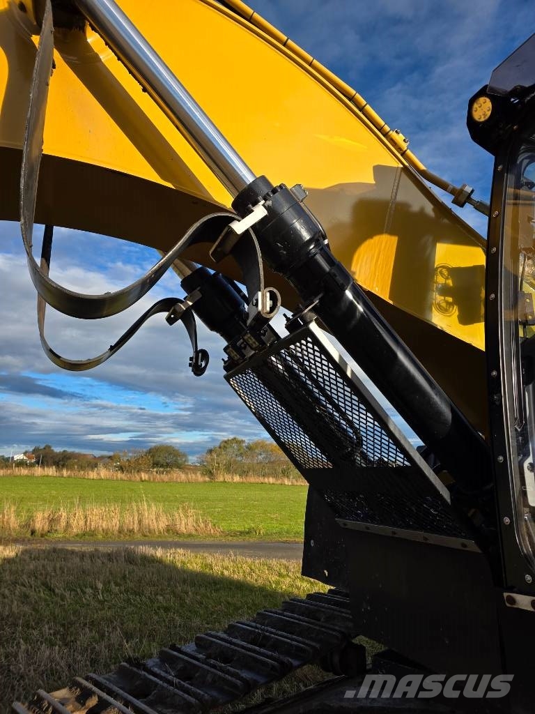 CAT 330 NG with Rototilt and GPS Beltegraver