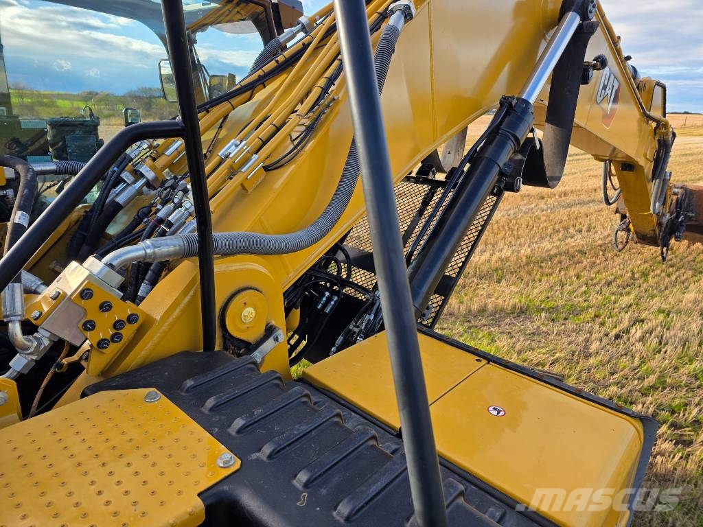 CAT 330 NG with Rototilt and GPS Beltegraver
