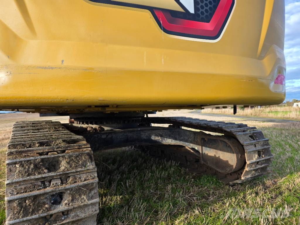 CAT 330 NG with Rototilt and GPS Beltegraver