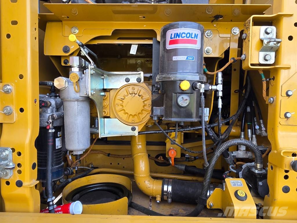 CAT 330 NG with Rototilt and GPS Beltegraver